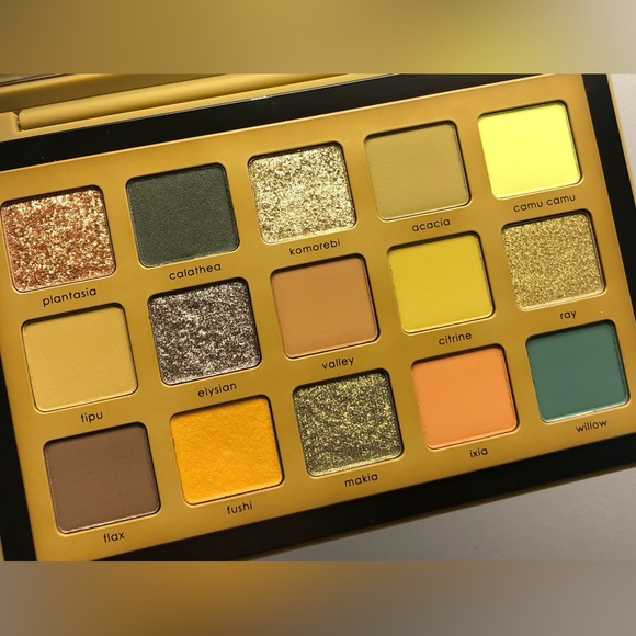 YUCCA EYESHADOW PALETTE